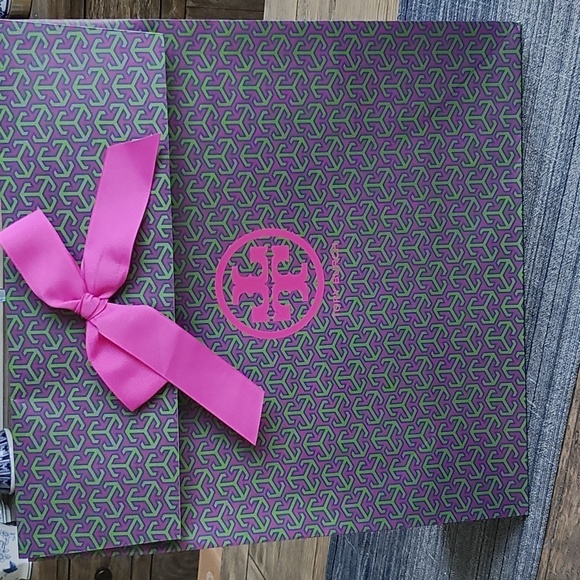 TORY BURCH Shoe and Gift Bag SET - Picture 6 of 12